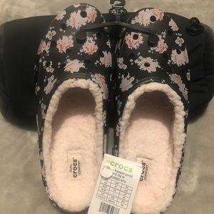 Women’s crocs
